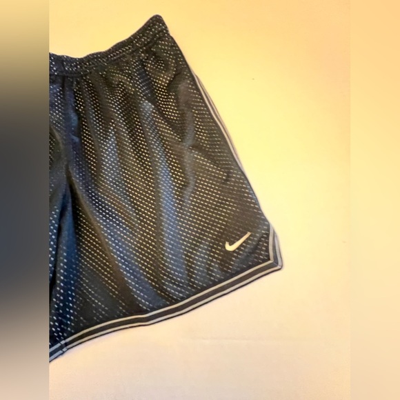 NIKE NAVY BLUE AND WHITE WOMEN’S RUNNING ATHLETIC SHORTS. - Picture 2 of 6